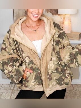 Seeking Comfort Cozy Camo Sherpa Zip-Up Jacket - Beige/Olive